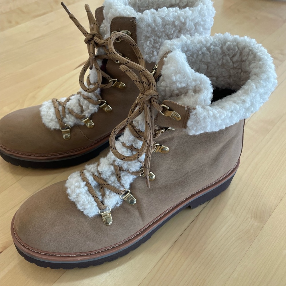 TOMMY HILFIGER fleece boots 9.5